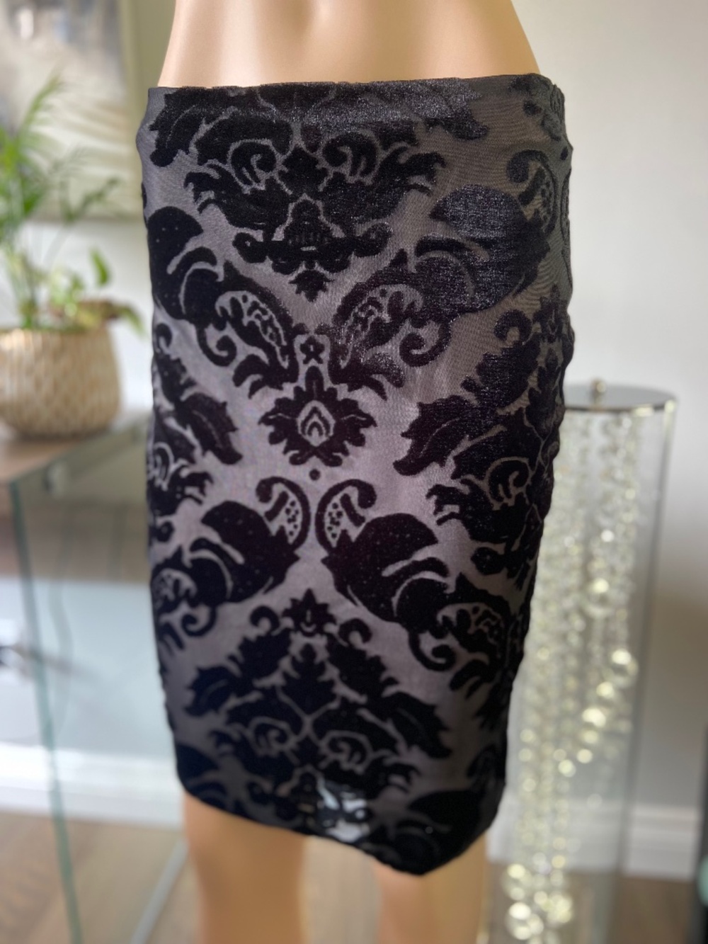 NWT: Ricki’s Velvet Burnout Damask Pencil Skirt - Size XS